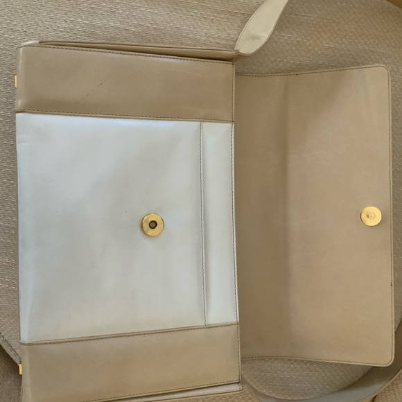 Vintage Carolina Herrera Shoulder bag - Picture 6 of 16